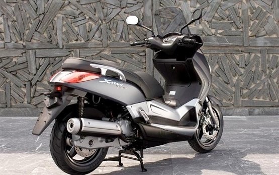 Yamaha X-Max 125 - scooter rental Malaga