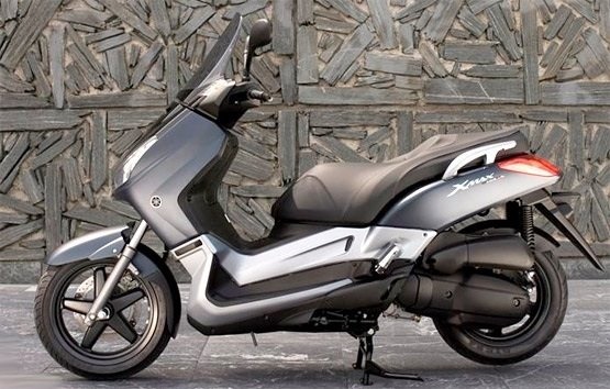 Yamaha X-Max 125 - scooter rental Malaga