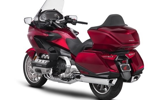 2022 Honda Gold Wing GT1800 - DCT motorcycle rental in Lisbon Airport