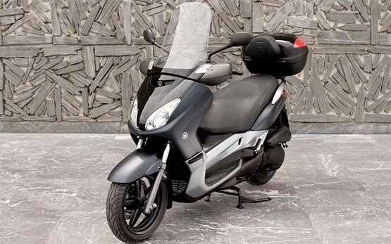 Yamaha X-Max 125 - scooter rental Malaga